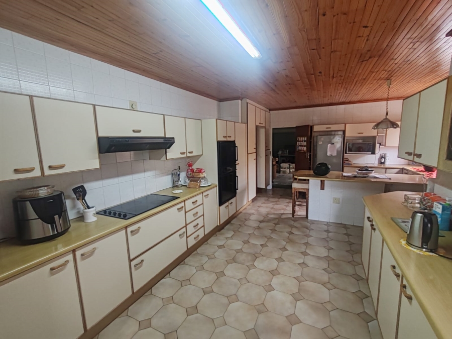 7 Bedroom Property for Sale in Despatch Central Eastern Cape